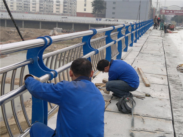 松原不锈钢河道护栏的特性及其在城市景观中的应用